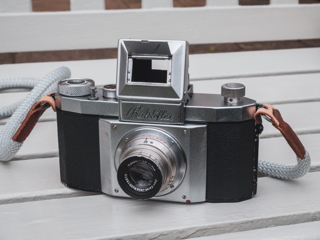 Praktiflex camera from the front.